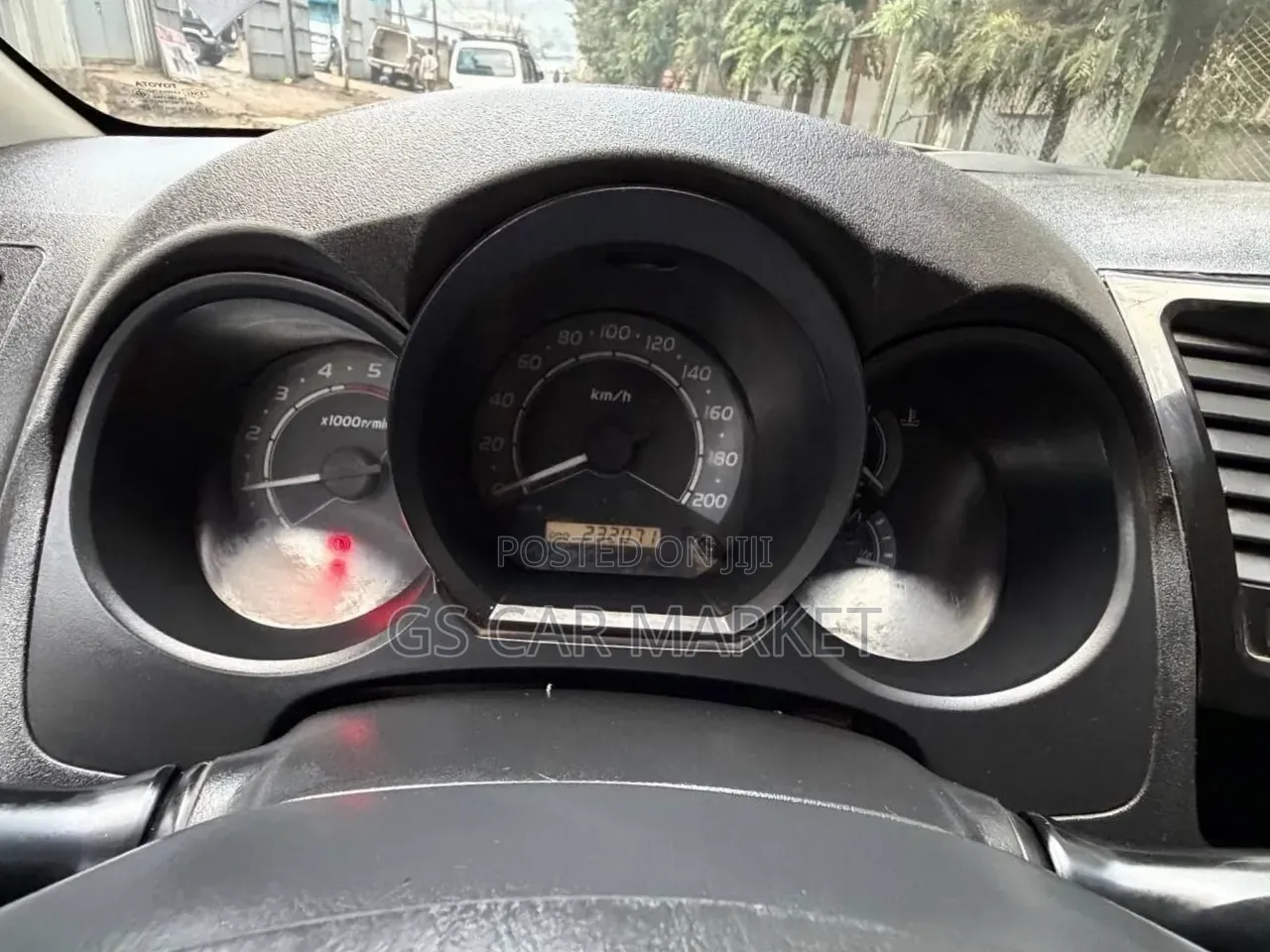 Toyota Hilux 2010 White