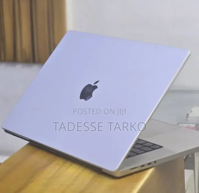 New Laptop Apple MacBook Pro 2021 M1 32GB Apple M1 Pro SSD 512GB