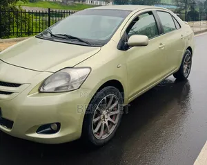Toyota Yaris 2006 Gold