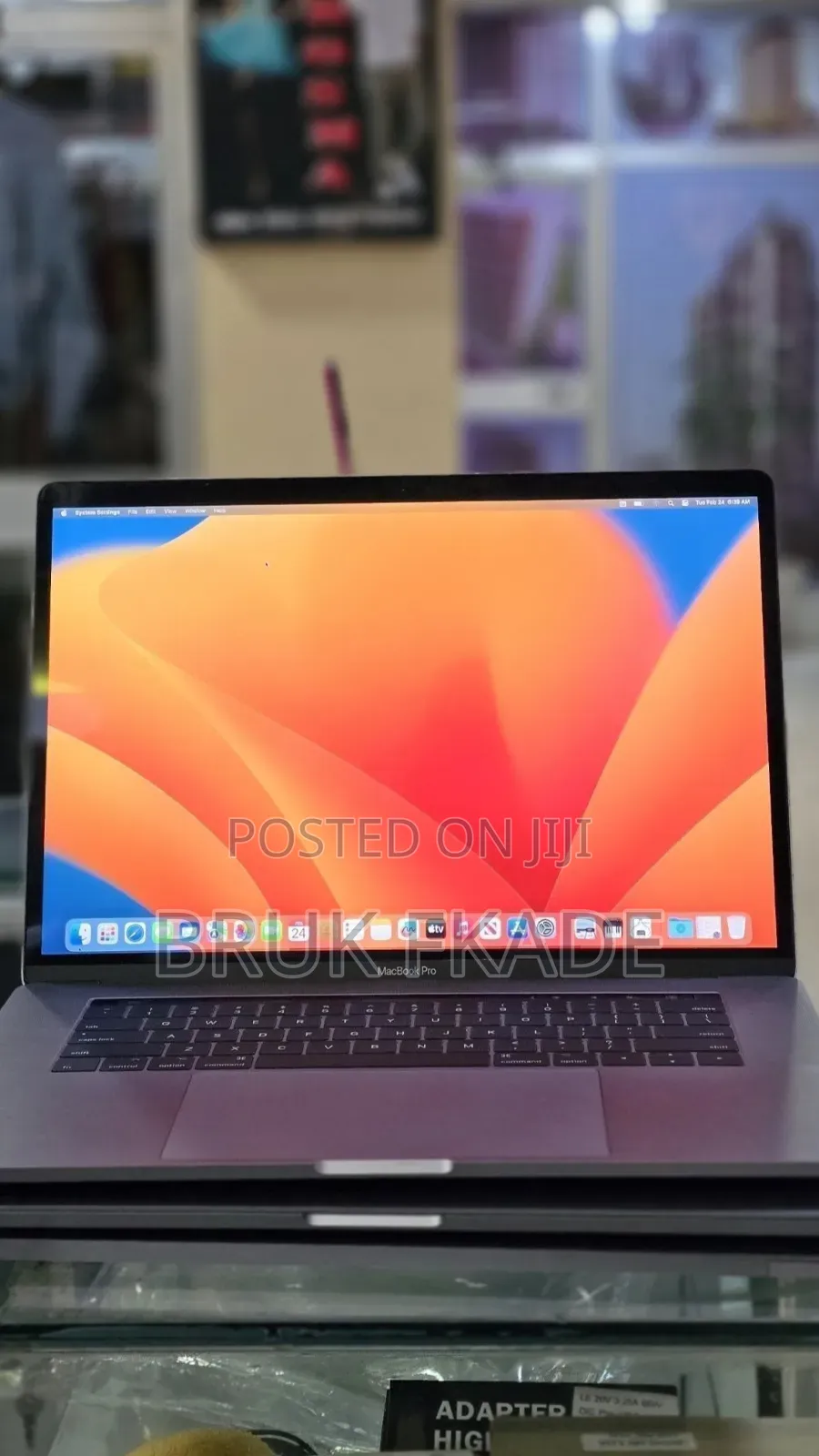 New Laptop Apple MacBook Pro 2017 16GB Intel Core i7 SSD 512GB