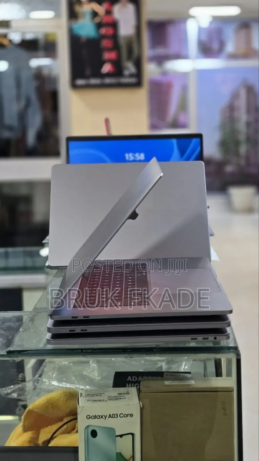 New Laptop Apple MacBook Pro 2017 16GB Intel Core i7 SSD 512GB