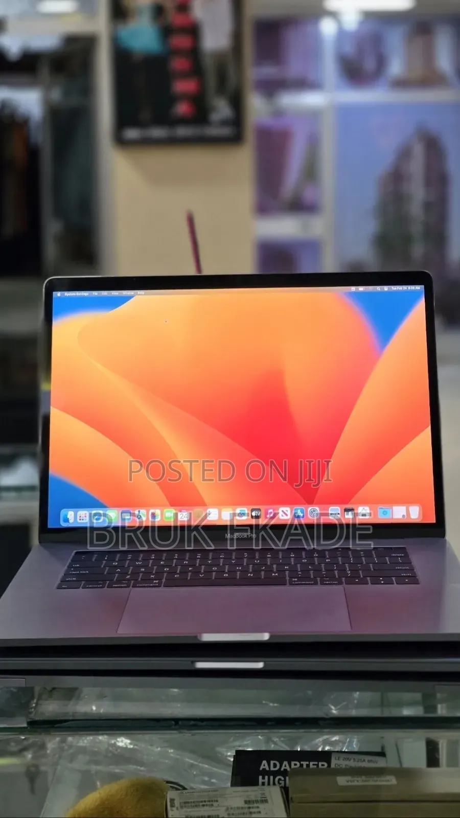 New Laptop Apple MacBook Pro 2017 16GB Intel Core i7 SSD 512GB
