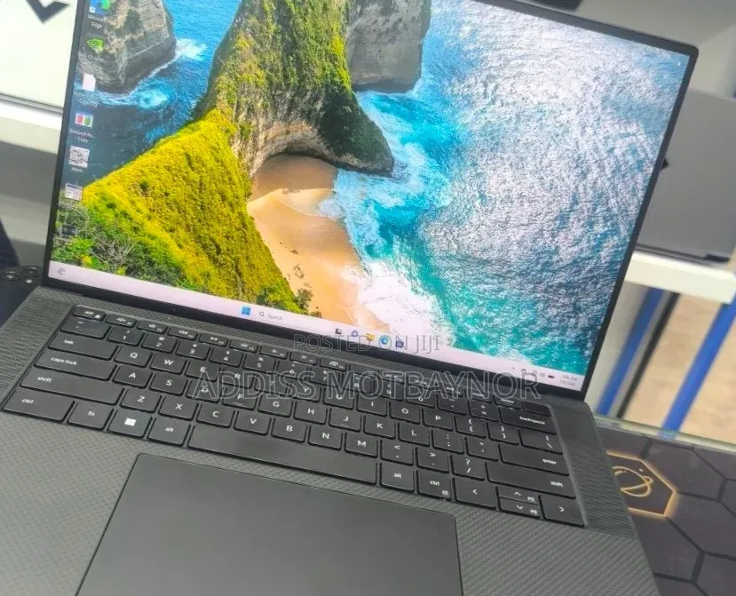 New Laptop Dell Precision 5540 16GB Intel Core i5 SSD 512GB