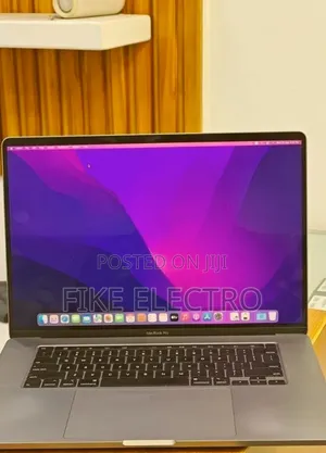 Laptop Apple MacBook Pro 2018 32GB Intel Core i9 SSD 2T