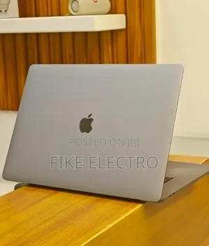 Laptop Apple MacBook Pro 2018 32GB Intel Core i9 SSD 2T
