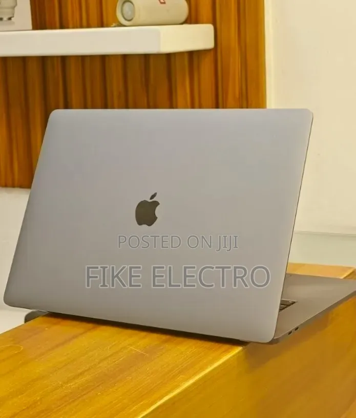Laptop Apple MacBook Pro 2018 32GB Intel Core i9 SSD 2T