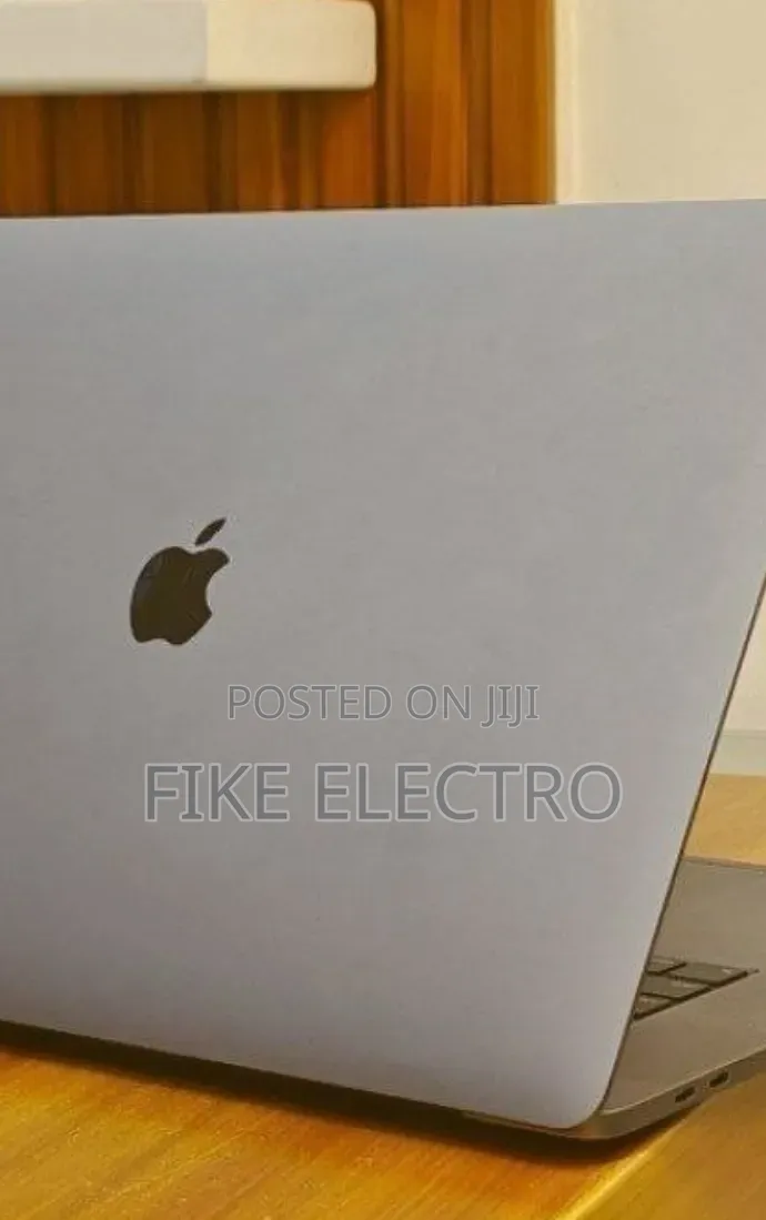 Laptop Apple MacBook Pro 2018 32GB Intel Core i9 SSD 2T