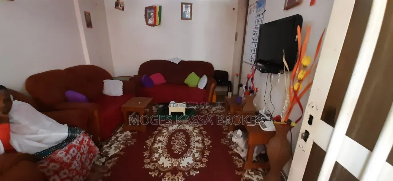 Furnished 1bdrm Condo in አያት 49 መስቀለኛ ጋ, Yeka for sale