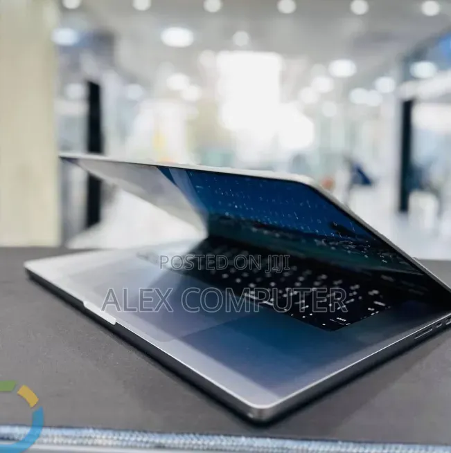 New Laptop Apple MacBook Pro 2021 M1 16GB Apple M1 Pro SSD 512GB