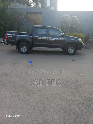Toyota Hilux 2014 Black