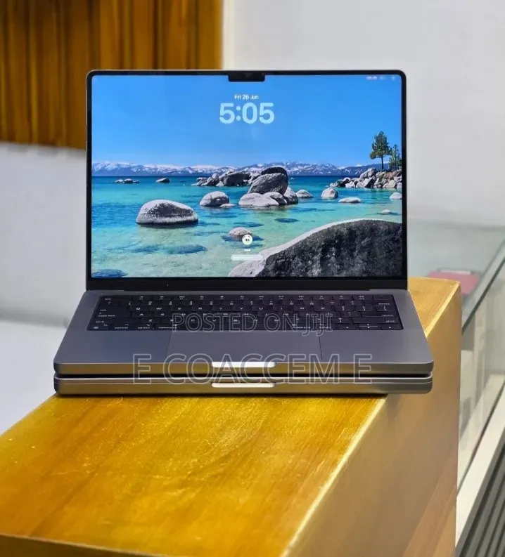 New Laptop Apple MacBook Pro 2021 M1 32GB SSD 512GB