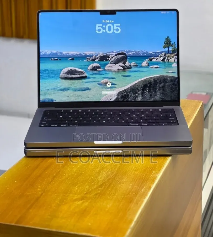 New Laptop Apple MacBook Pro 2021 M1 32GB SSD 512GB