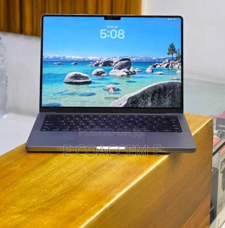 New Laptop Apple MacBook Pro 2021 M1 32GB SSD 512GB