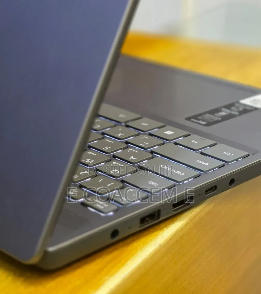 New Laptop Lenovo Ideapad 3 16GB Intel Core i7 SSD 512GB