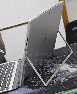 New Laptop HP Elite X2 G8 16GB Intel Core i7 SSD 512GB