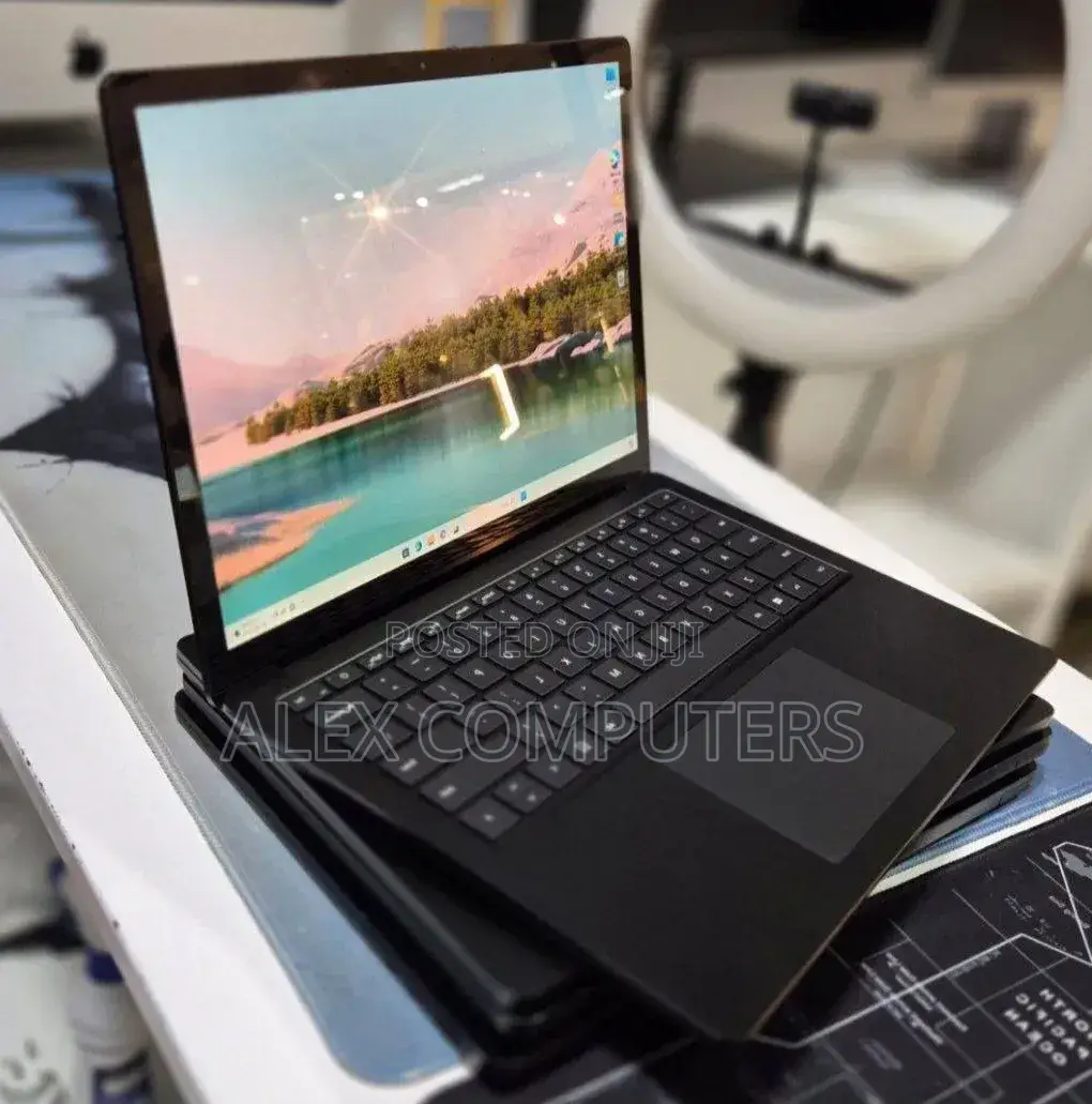 New Laptop Microsoft Surface Laptop 3 16GB Intel Core i5 SSD 256GB