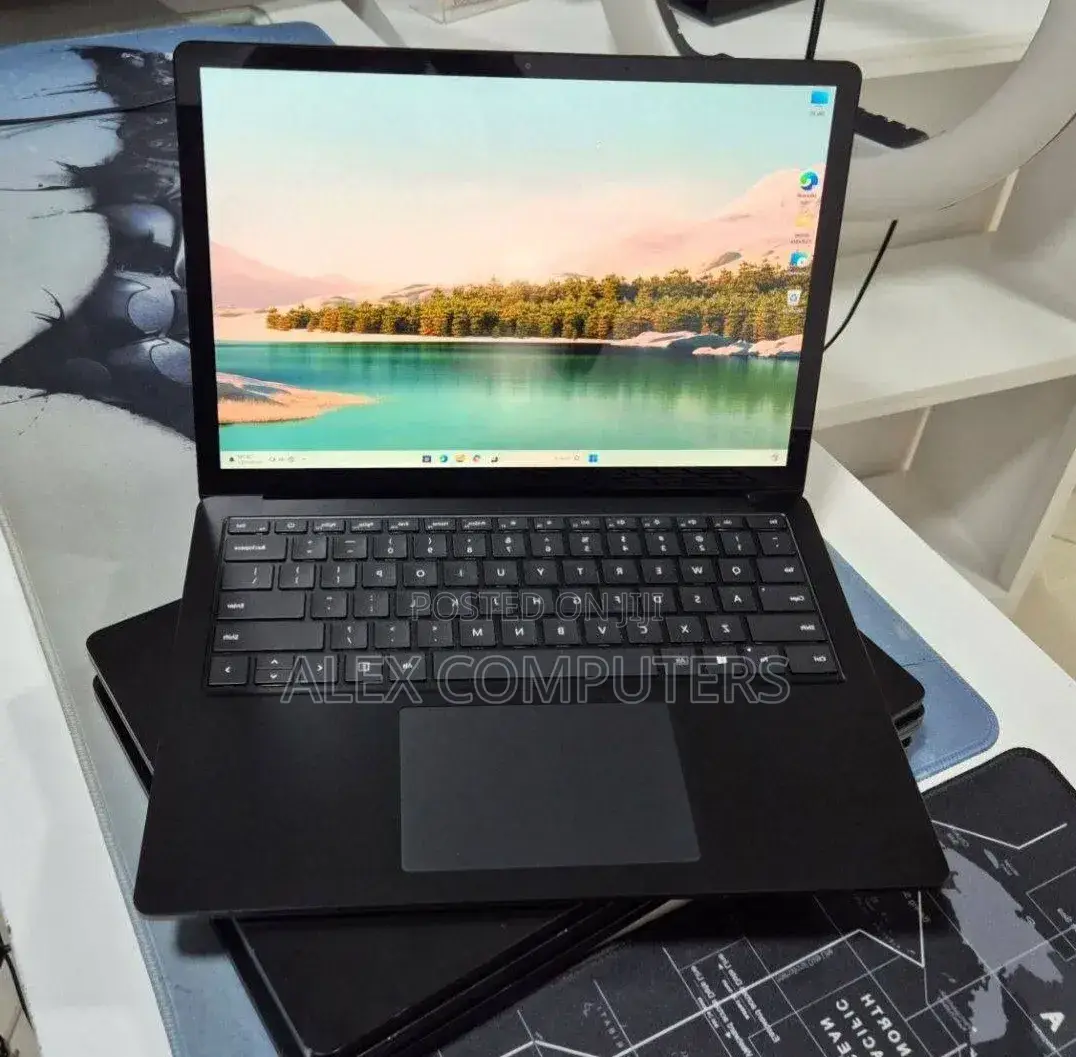 New Laptop Microsoft Surface Laptop 3 16GB Intel Core i5 SSD 256GB