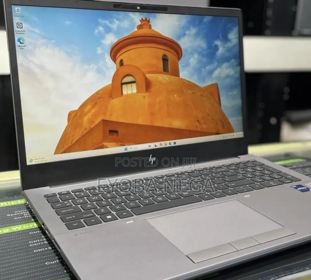 New Laptop HP ZBook 15 32GB Intel Core i9 SSD 512GB