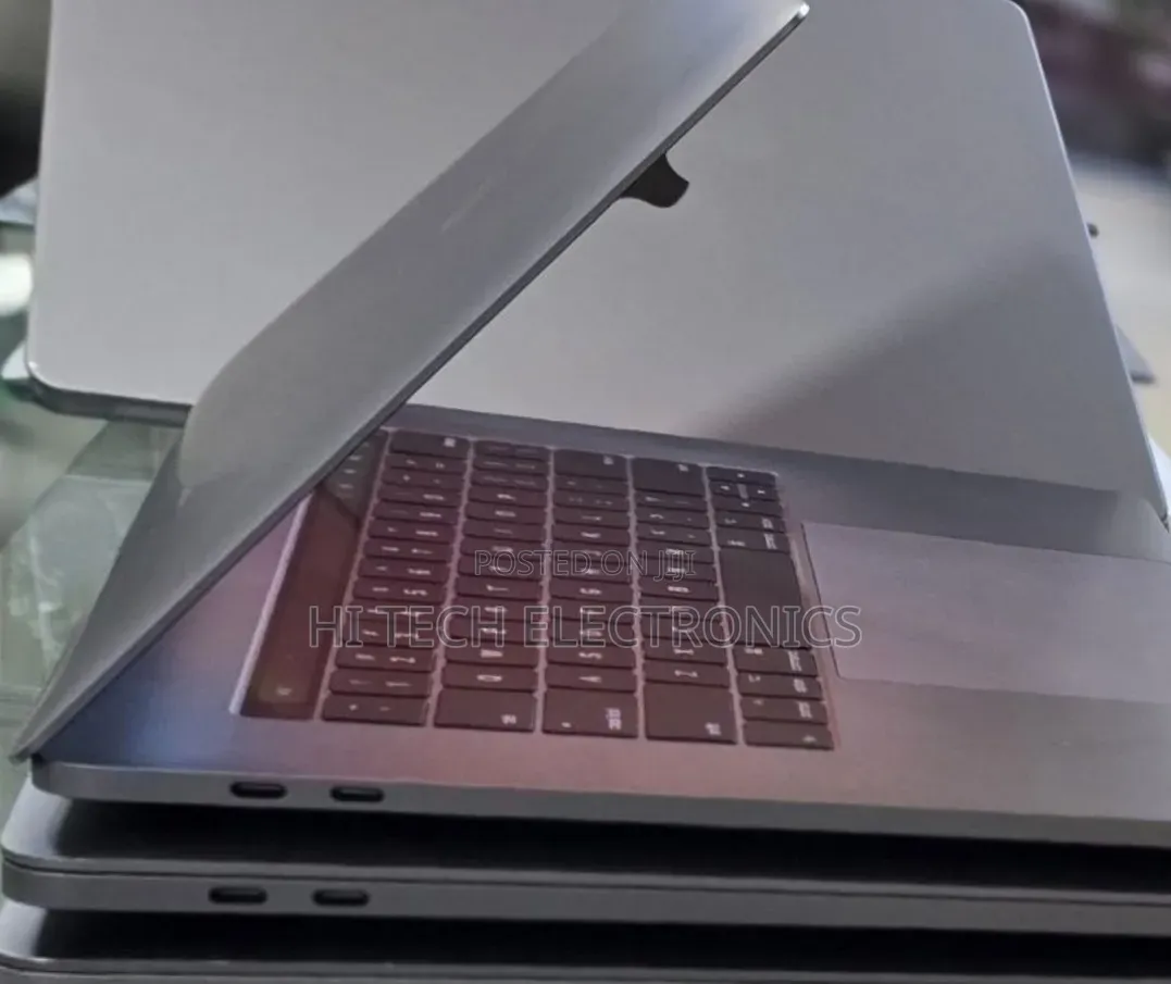 New Laptop Apple MacBook Pro 2017 16GB Intel Core i7 SSD 512GB