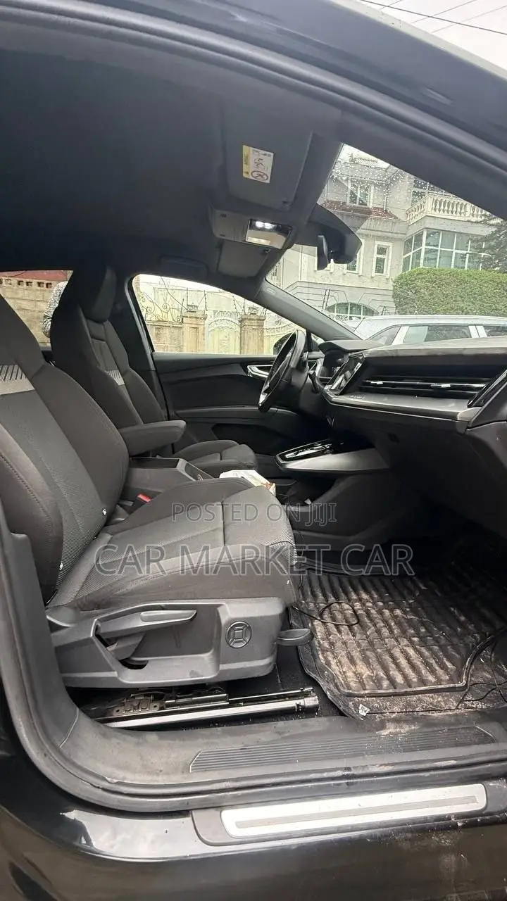 Audi Q4 e-tron 2022 Black