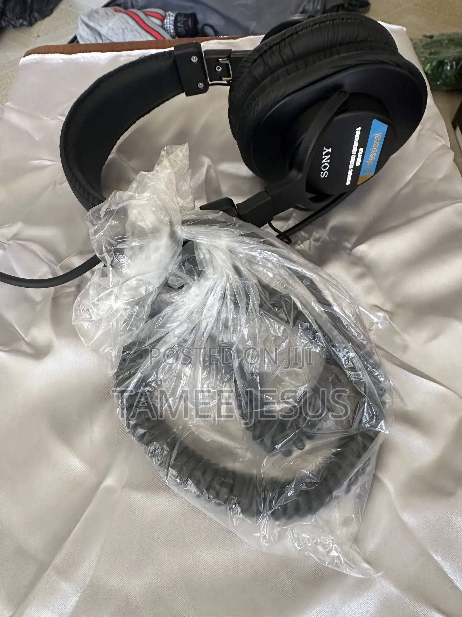 Sony MDR-7506 Professional Headphones