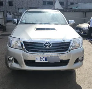 Toyota Hilux 2012 Silver