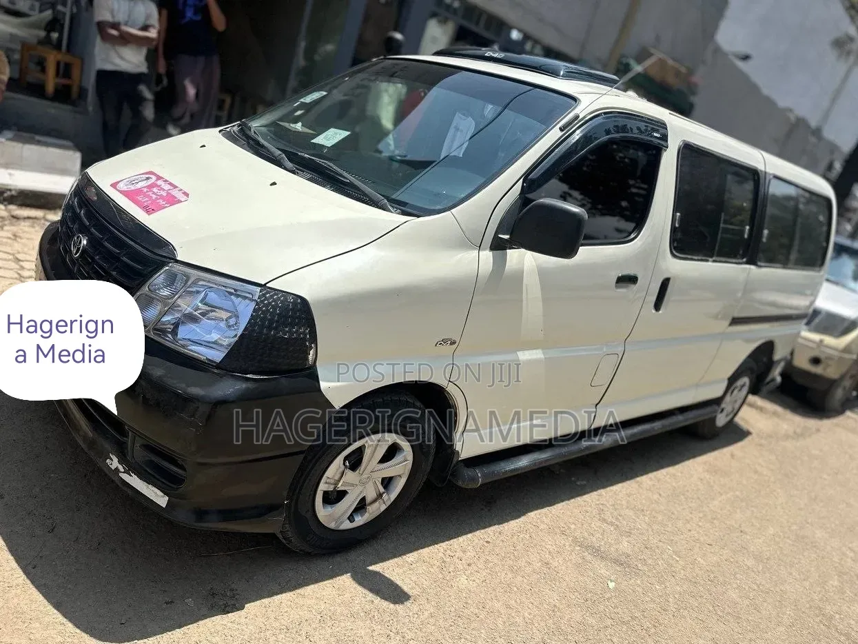 Toyota HiAce 2011 White