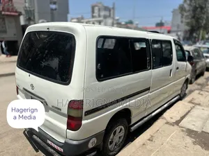 Toyota HiAce 2011 White