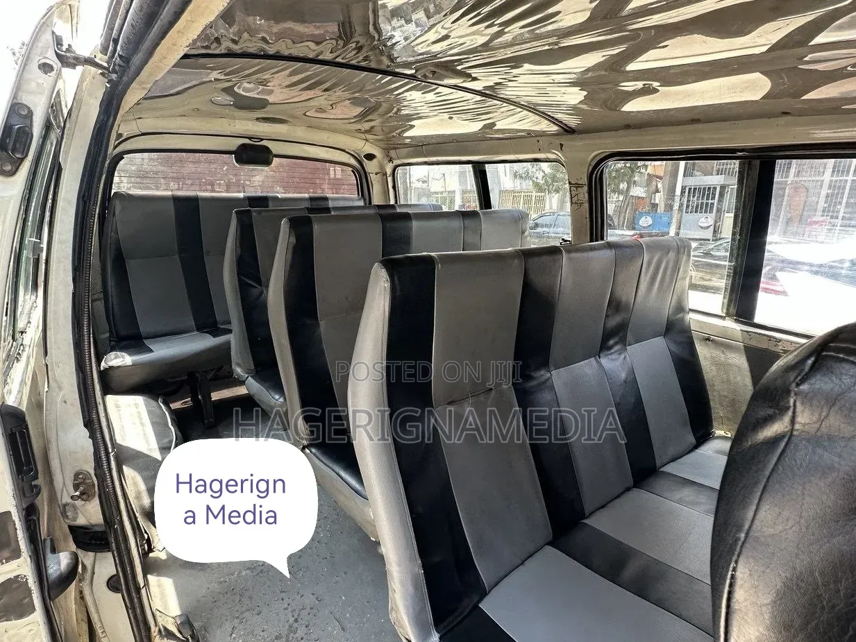 Toyota HiAce 2011 White