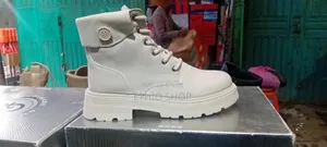Boots,ከስክስ