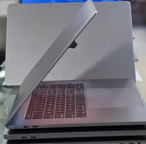 New Laptop Apple MacBook Pro 2017 16GB Intel Core i7 SSD 512GB