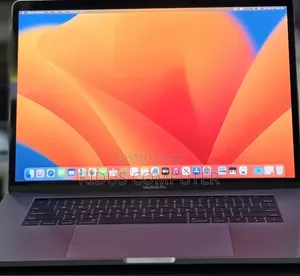 New Laptop Apple MacBook Pro 2017 16GB Intel Core i7 SSD 512GB