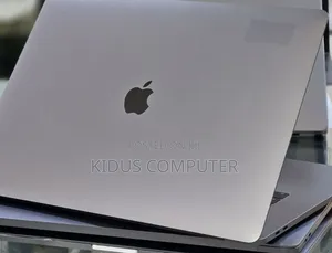 New Laptop Apple MacBook Pro 2017 16GB Intel Core i7 SSD 512GB