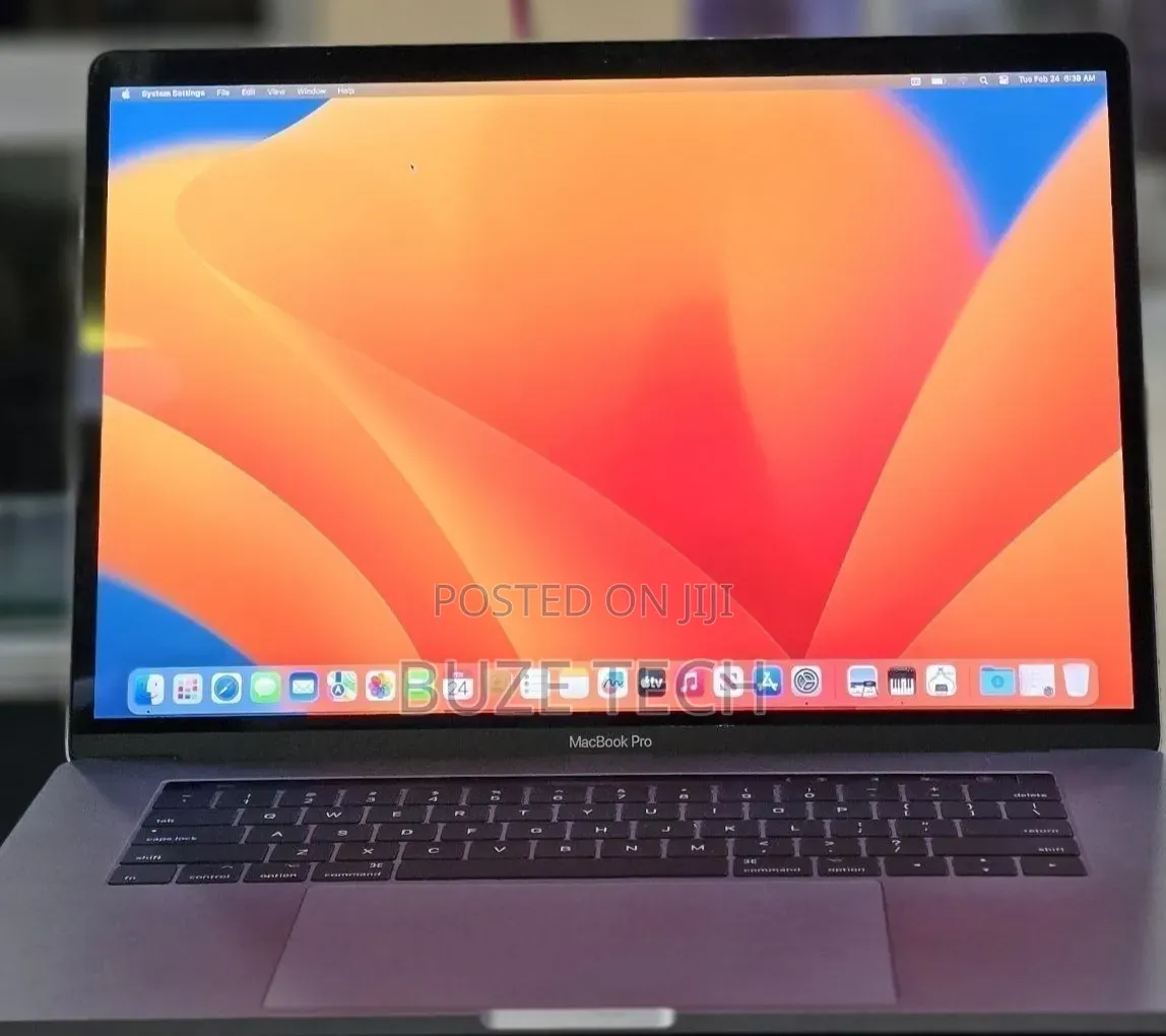 New Laptop Apple MacBook Pro 2017 16GB Intel Core i7 SSD 512GB