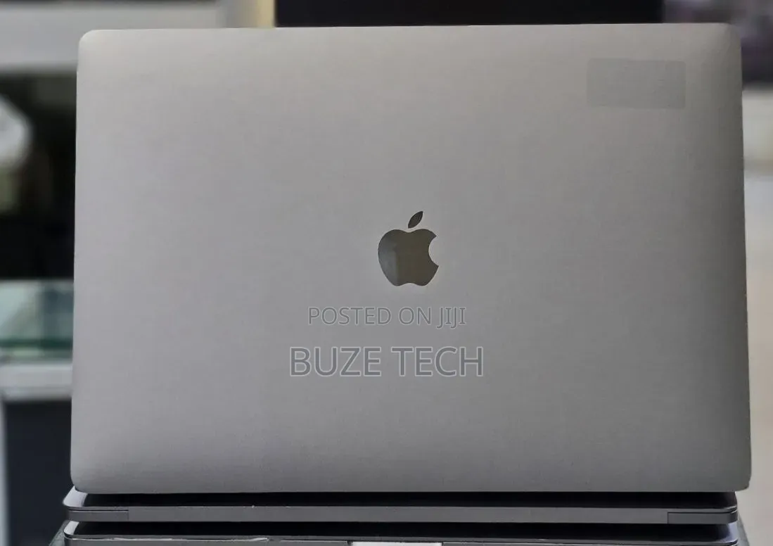 New Laptop Apple MacBook Pro 2017 16GB Intel Core i7 SSD 512GB