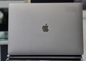 New Laptop Apple MacBook Pro 2017 16GB Intel Core i7 SSD 512GB