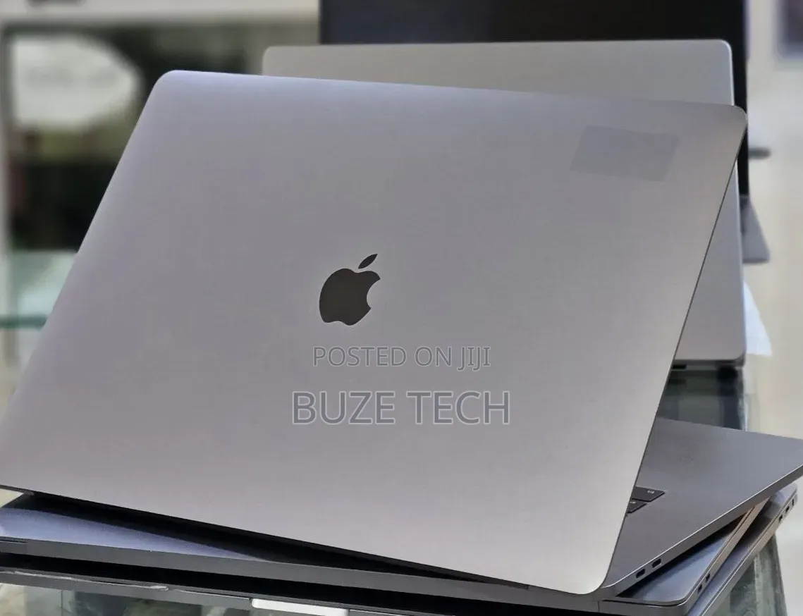 New Laptop Apple MacBook Pro 2017 16GB Intel Core i7 SSD 512GB