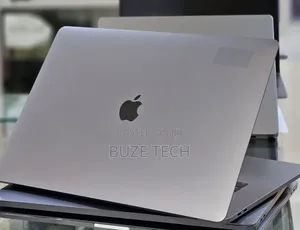 New Laptop Apple MacBook Pro 2017 16GB Intel Core i7 SSD 512GB