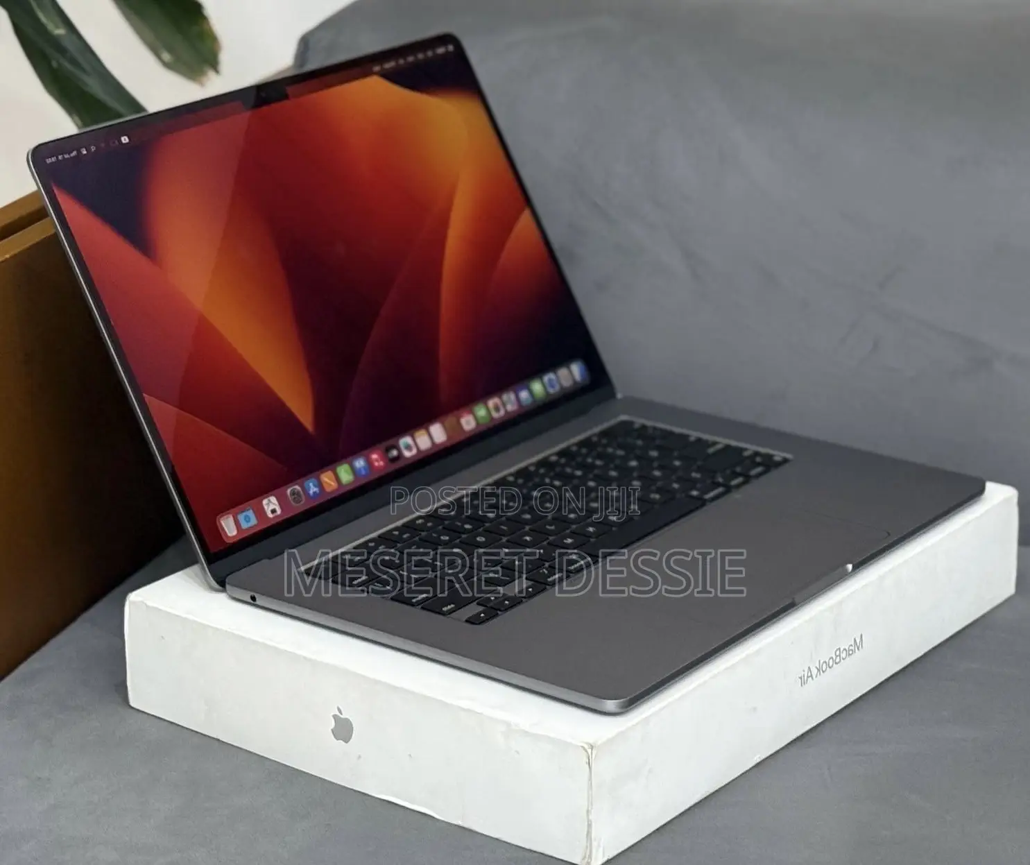 New Laptop Apple MacBook Air 2023 M2 8GB Apple M3 Max SSD 256GB