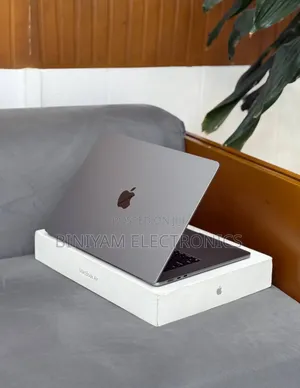 New Laptop Apple MacBook Air 2023 M2 8GB Apple M2 SSD 256GB