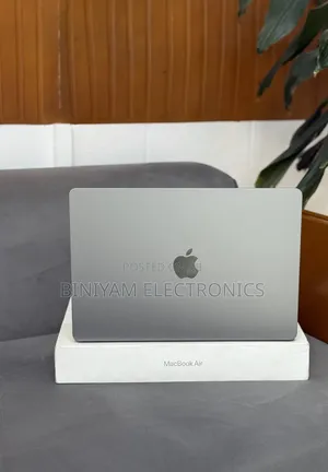 New Laptop Apple MacBook Air 2023 M2 8GB Apple M2 SSD 256GB