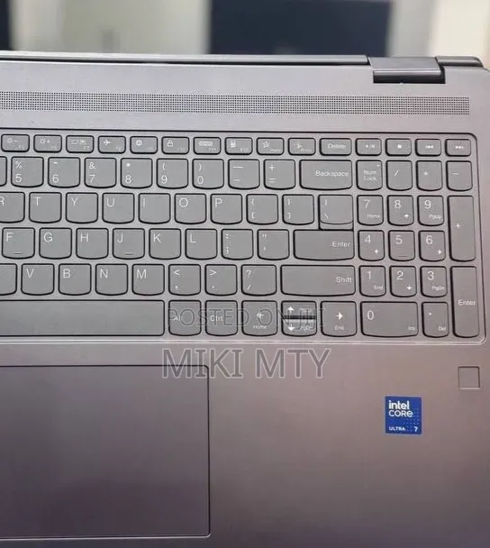 New Laptop Lenovo Yoga 7i 16GB Intel Core i7 SSD 512GB