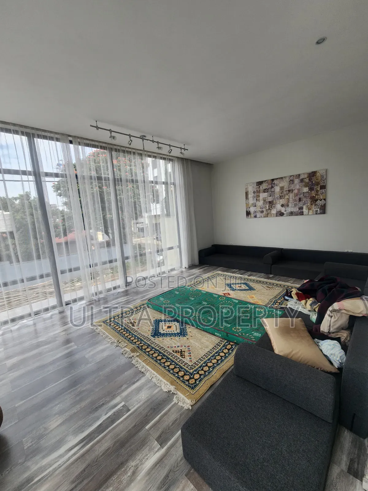 Furnished 5bdrm House in Bole for rent