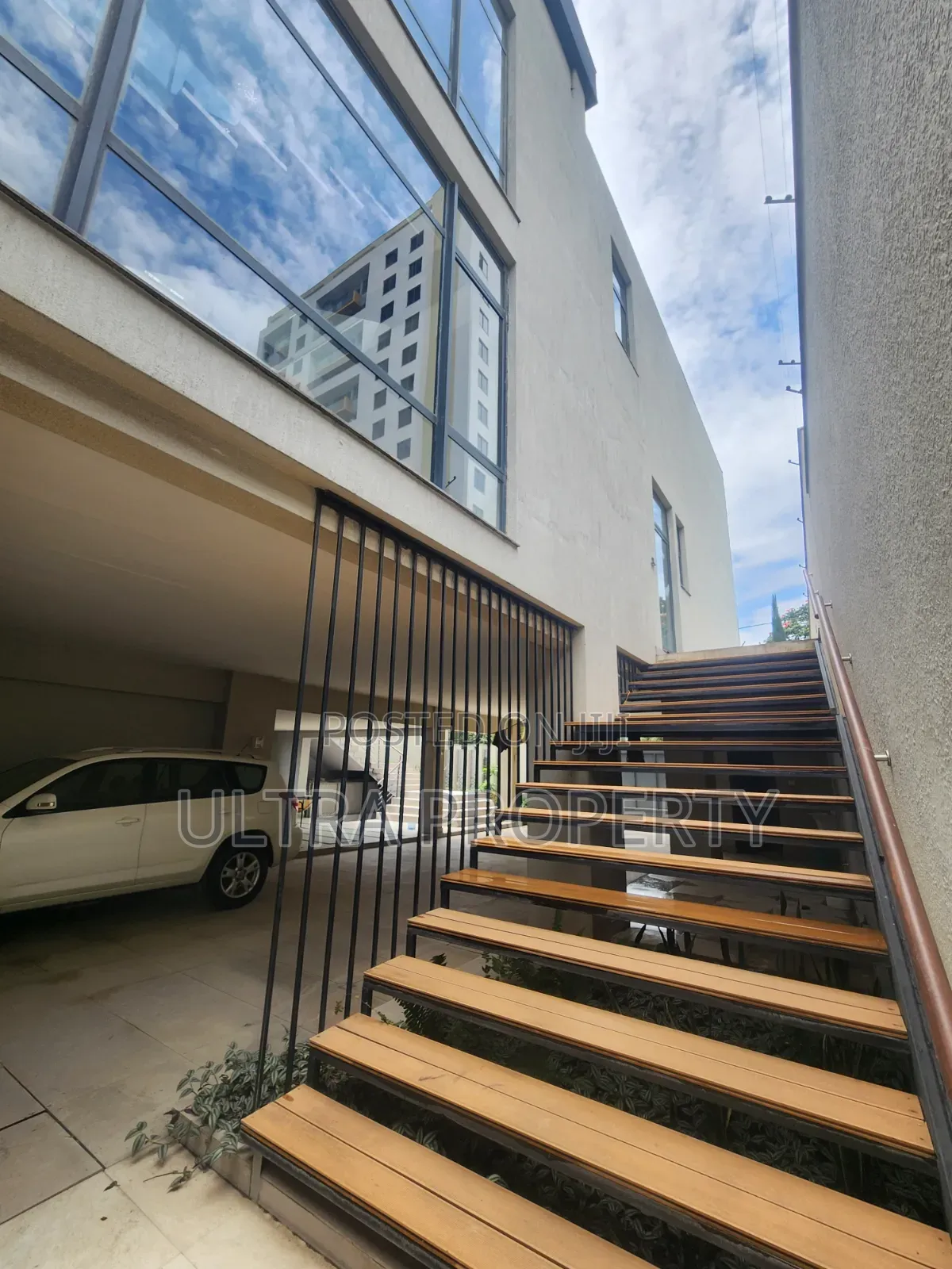 Furnished 5bdrm House in Bole for rent