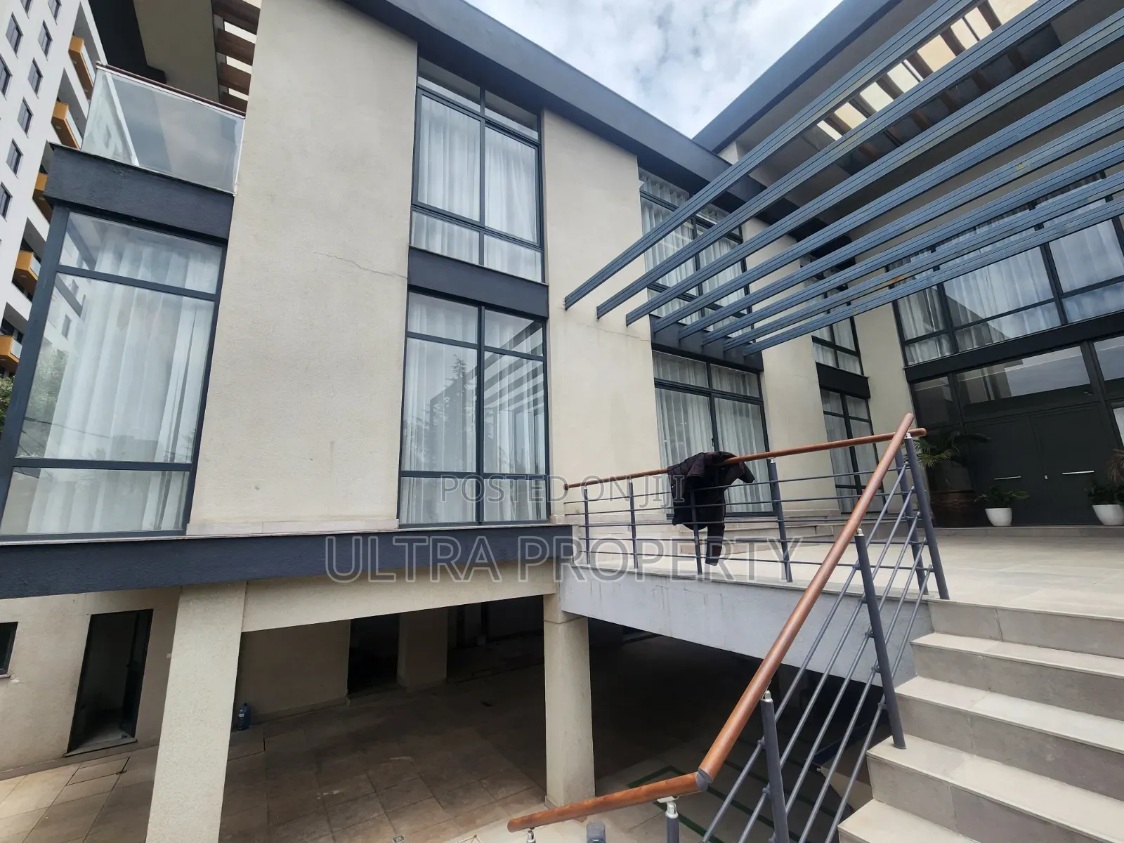 Furnished 5bdrm House in Bole for rent