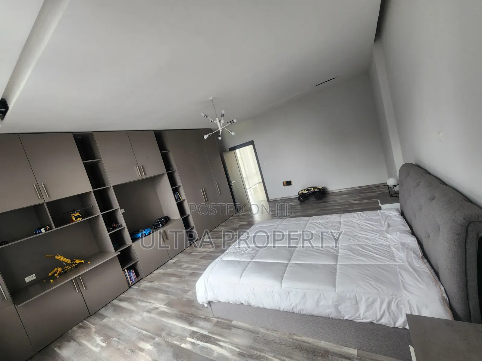 Furnished 5bdrm House in Bole for rent