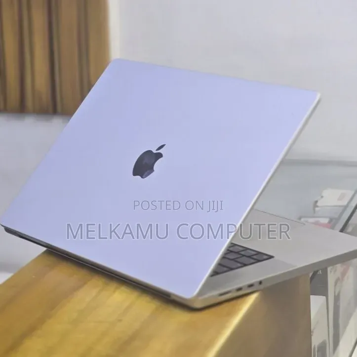 New Laptop Apple MacBook Pro 2021 M1 32GB Apple M1 SSD 512GB