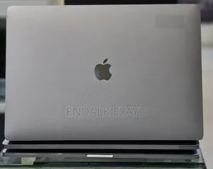 New Laptop Apple MacBook Pro 2017 16GB Intel Core i7 SSD 512GB