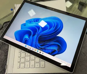 New Laptop Microsoft Surface Book 8GB Intel Core i5 SSD 128GB