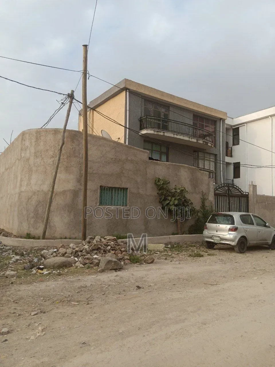 6bdrm Townhouse/Terrace in Bole for sale